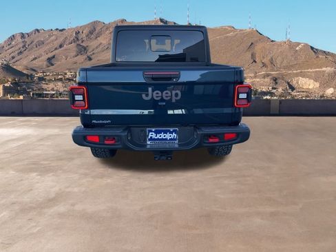 Used 2025 Jeep Gladiator Rubicon w/ Convenience Group image 13