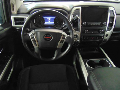 Used 2021 Nissan Titan SV w/ SV Convenience Package AWD/4WD image 11
