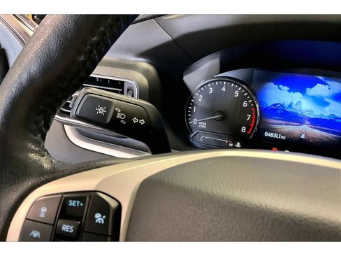 Used 2021 Ford Explorer XLT w/ Equipment Group 202A AWD/4WD image 19