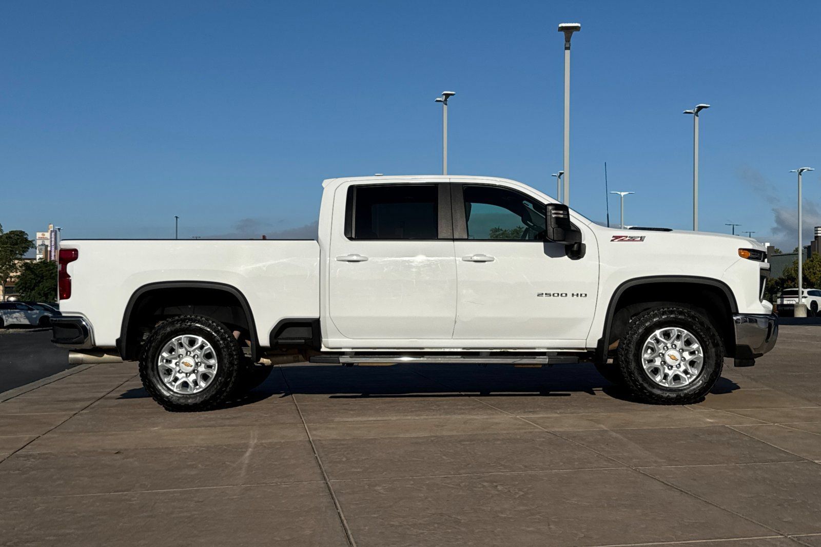 Used 2025 Chevrolet Silverado 2500 LT AWD/4WD image 3