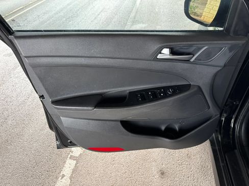 Used 2016 Hyundai Tucson Sport FWD image 9