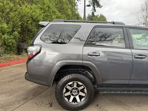 Used 2022 Toyota 4Runner TRD Off-Road Premium image 14
