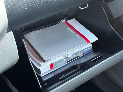 Used 2015 Toyota Tacoma 4x4 Access Cab V6 image 35