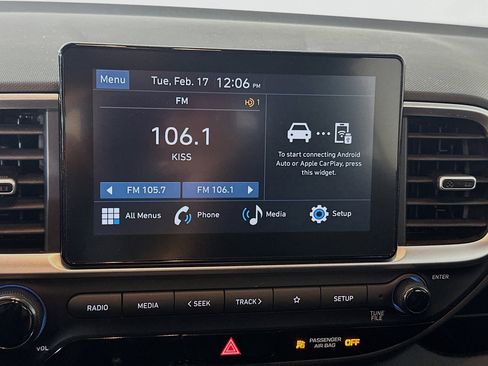 Used 2025 Hyundai Venue SEL image 21