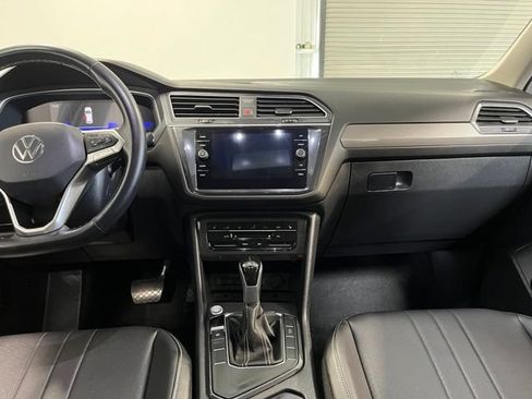Used 2024 Volkswagen Tiguan SE FWD image 21