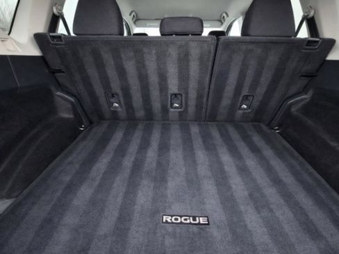 Used 2021 Nissan Rogue SV image 10