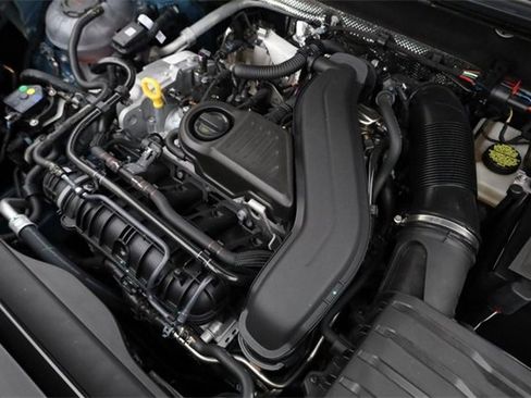 New 2025 Volkswagen Taos SE image 27