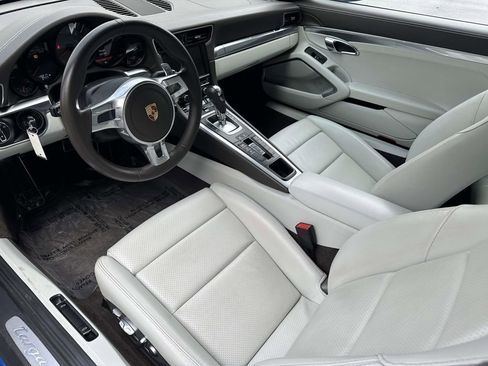 Used 2015 Porsche 911 Targa 4S image 11