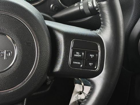 Used 2018 Jeep Wrangler Unlimited Sport S image 16