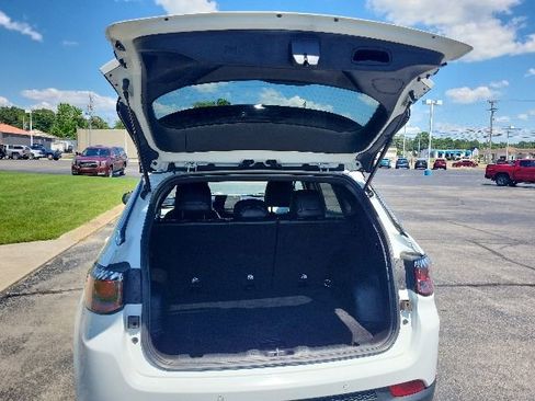 Used 2025 Jeep Compass Limited AWD/4WD image 18