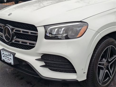 Used 2023 Mercedes-Benz GLS 580 4MATIC image 9