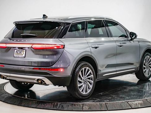 Used 2023 Lincoln Corsair Reserve image 4