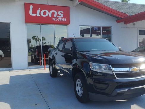 Used 2020 Chevrolet Colorado W/T RWD image 2