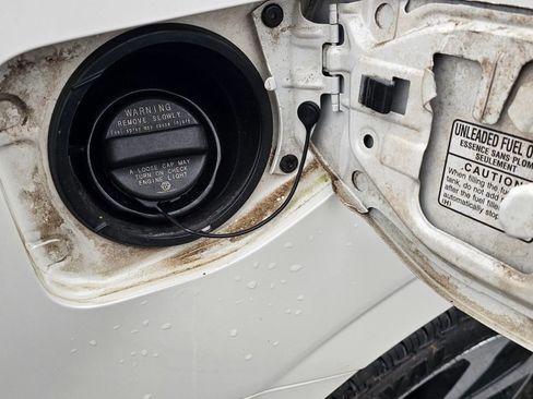 Used 2017 Subaru Forester 2.5i Premium w/ All-Weather Package image 31