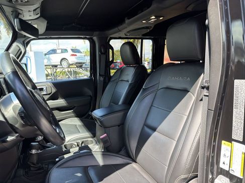 Used 2019 Jeep Wrangler Unlimited Sahara image 24