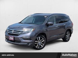 Used 2017 Honda Pilot Touring image 1