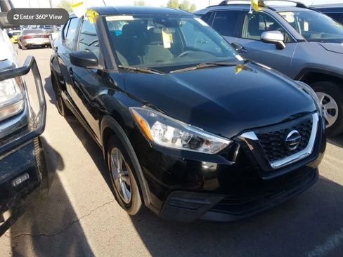 Used 2020 Nissan Kicks S FWD image 2