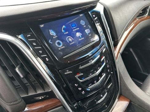 Used 2020 Cadillac Escalade ESV Luxury image 8