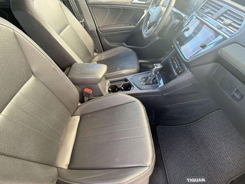 Used 2022 Volkswagen Tiguan SE R-Line FWD image 31