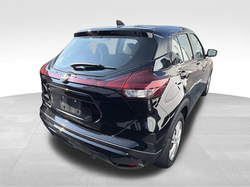 Used 2023 Nissan Kicks S FWD image 3
