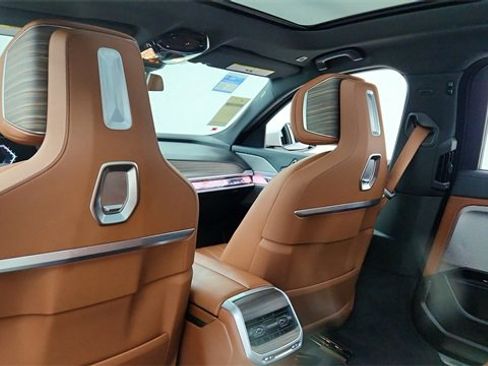 Used 2023 BMW 740i 740i w/ Executive Package image 30