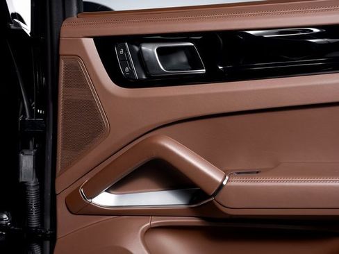 Used 2022 Porsche Cayenne Turbo S image 69