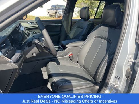 New 2024 Jeep Grand Cherokee Overland image 21