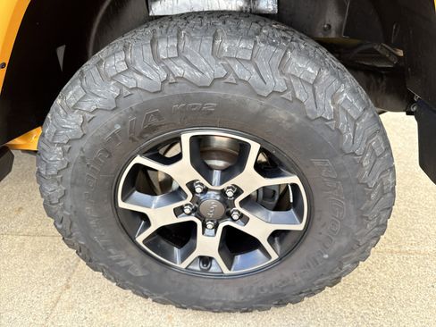 Used 2012 Jeep Wrangler Sahara w/ Connectivity Group image 20