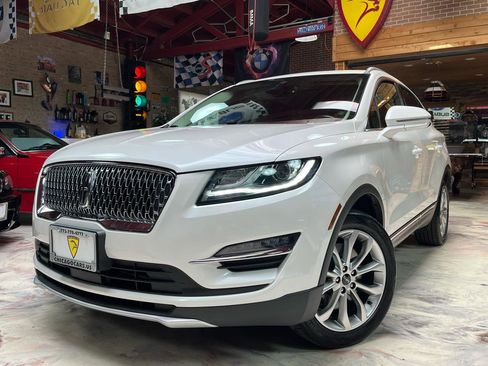 Used 2019 Lincoln MKC Select w/ Select Plus Package AWD/4WD image 1