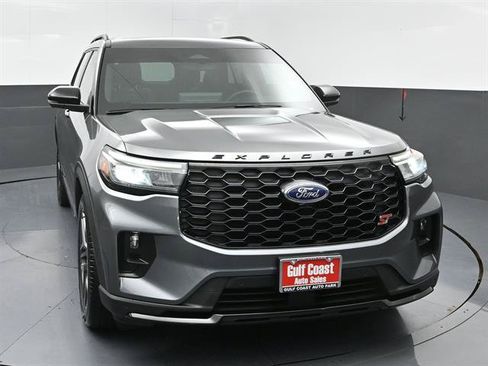 Used 2025 Ford Explorer ST w/ Sun And Sound Package AWD/4WD image 3