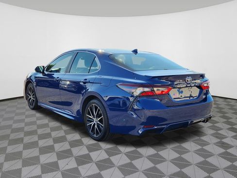 Used 2024 Toyota Camry SE FWD image 3
