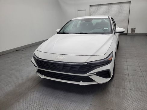 Used 2024 Hyundai Elantra SEL FWD image 15
