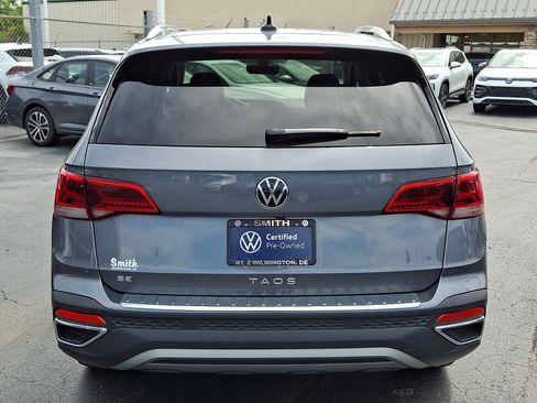 Certified 2023 Volkswagen Taos SE w/ Black Wheel Package FWD image 5