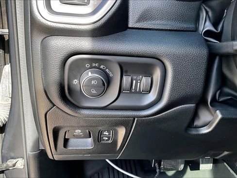 Used 2022 RAM 1500 Laramie image 32