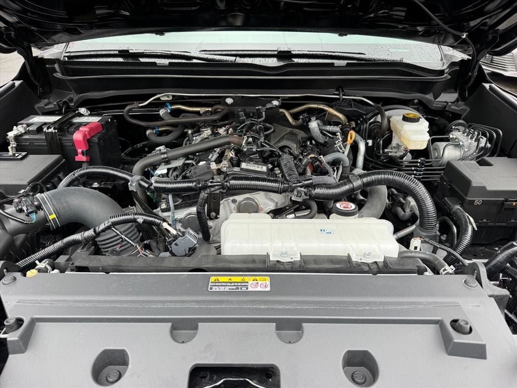 Used 2025 Toyota Tacoma SR5 AWD/4WD image 16