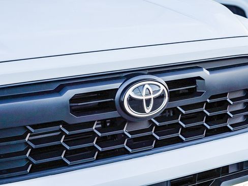 New 2026 Toyota Tacoma TRD Off-Road image 10