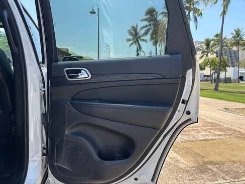 Used 2021 Jeep Grand Cherokee Laredo X RWD image 17