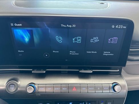 Used 2025 Hyundai Kona SEL AWD/4WD image 23