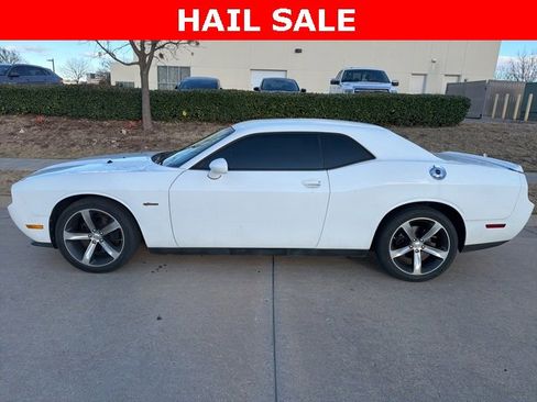 Used 2014 Dodge Challenger SXT image 6