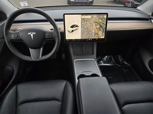 Used 2023 Tesla Model Y Long Range image 13