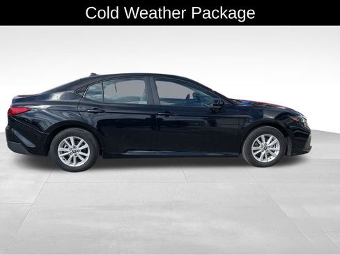 Used 2025 Toyota Camry LE w/ Convenience Package image 9