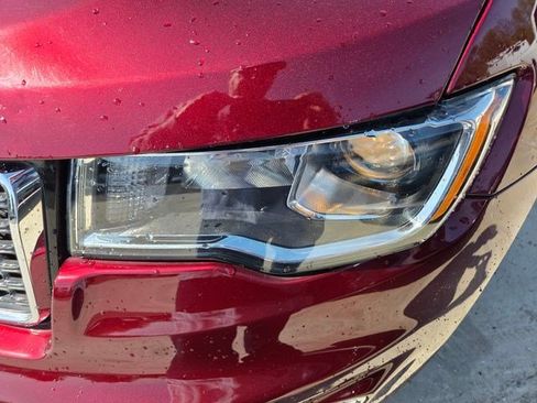 Used 2018 Jeep Grand Cherokee Limited image 21