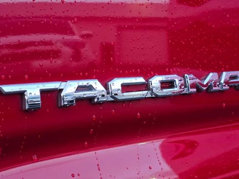 Used 2020 Toyota Tacoma TRD Off-Road image 18