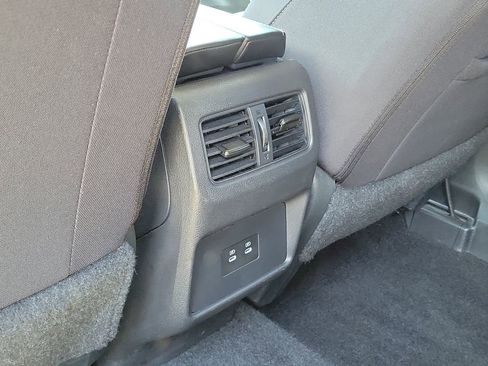 Used 2025 Nissan Rogue SV image 19