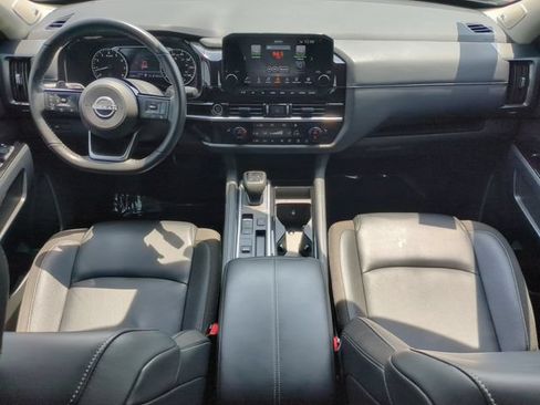 Used 2024 Nissan Pathfinder SL w/ SL Premium Package FWD image 16