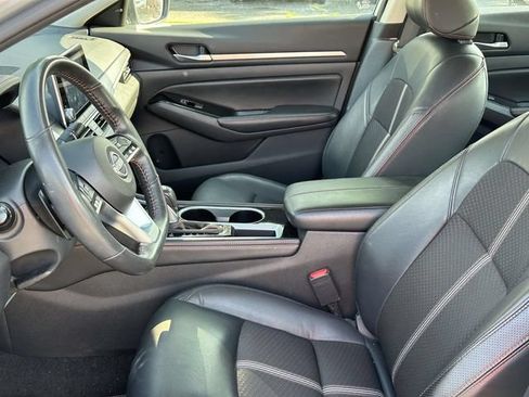 Used 2024 Nissan Altima 2.5 SR FWD image 8