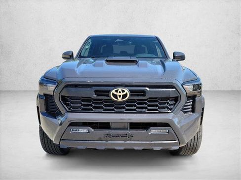 Used 2025 Toyota Tacoma TRD Sport AWD/4WD image 2