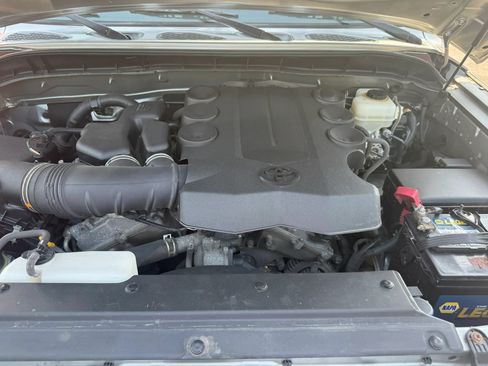 Used 2010 Toyota FJ Cruiser 4WD image 19