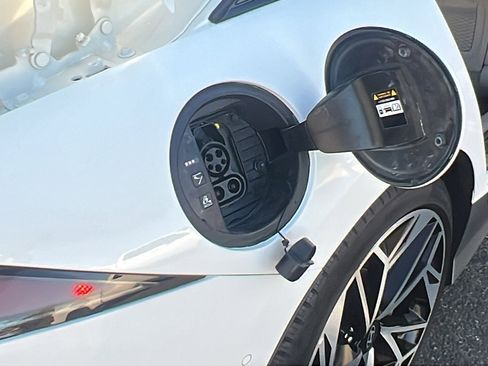 Used 2023 Hyundai Ioniq 6 Limited image 14