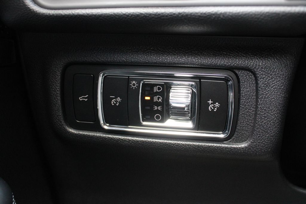Used 2023 Lincoln Corsair Reserve w/ Equipment Group 201A AWD/4WD image 10